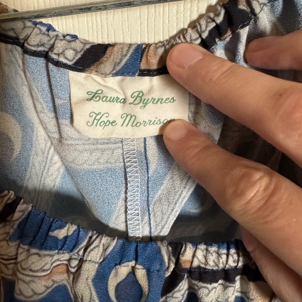 Pinup Girl Clothing Laura Byrnes x Hope Morrison Sylvie Top Moon Tiles - Picture 3 of 4
